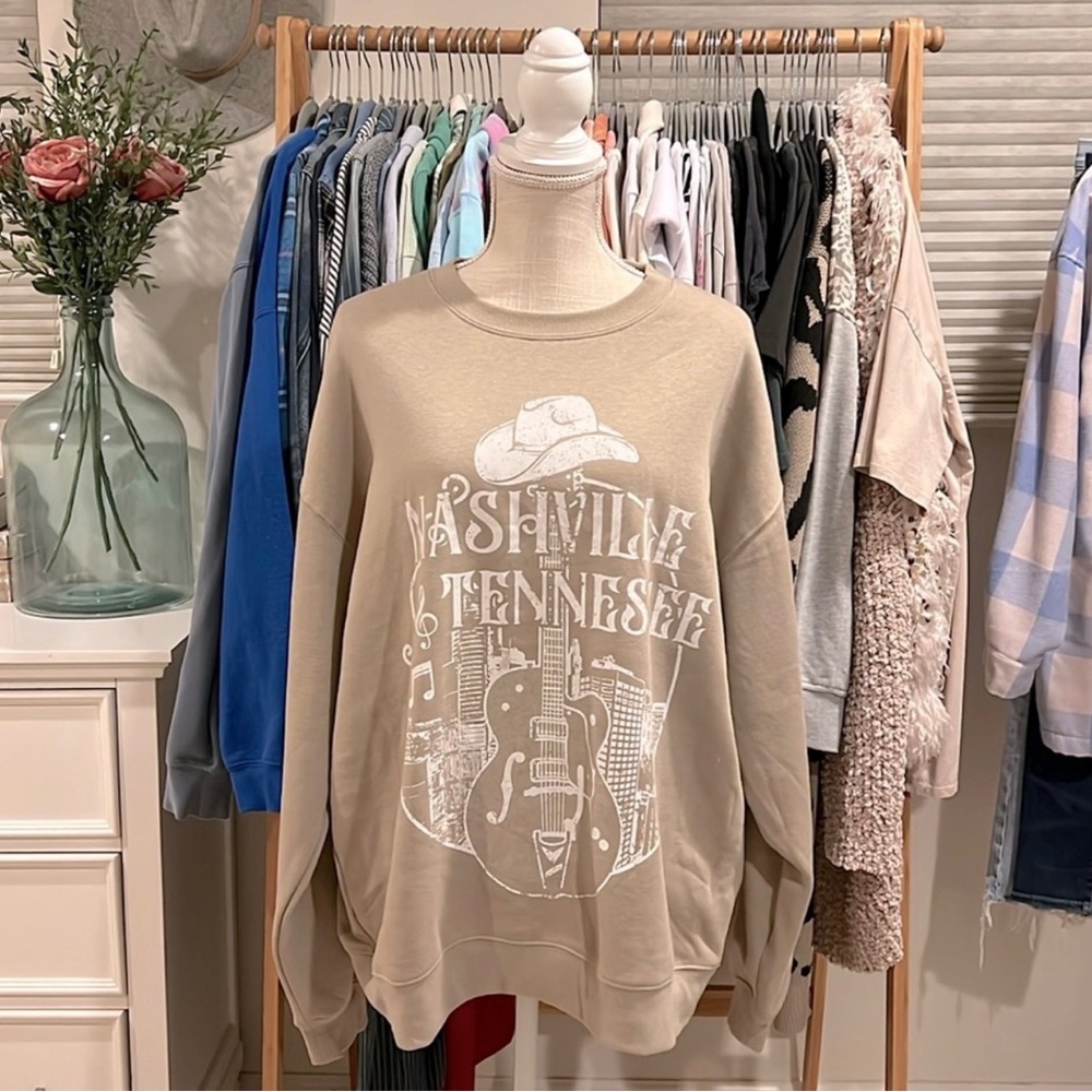 Cream Oversized Nashville Tennessee Sweatshirt 🤠